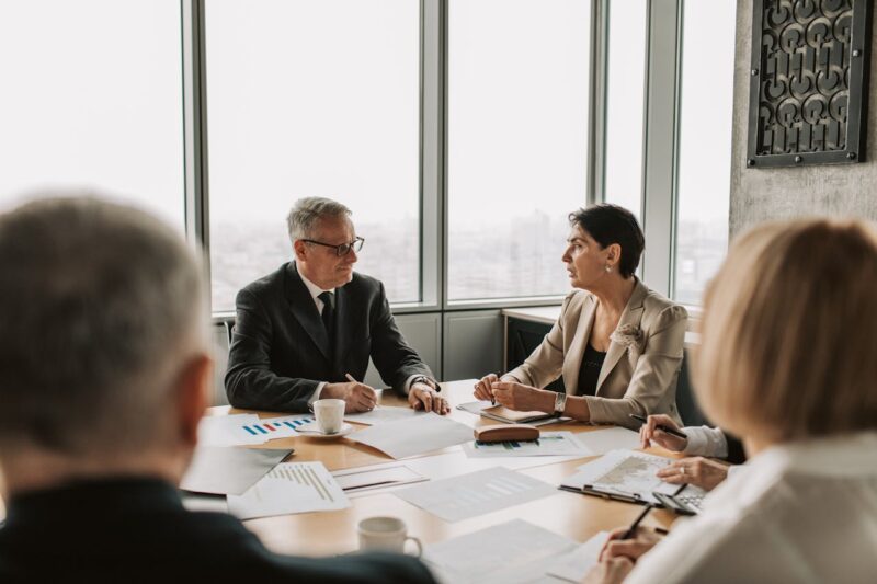 Comprendiendo el C-Suite: roles, responsabilidades e impacto en las empresas